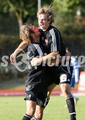 Fussball. Kaerntner Liga. VSV gegen Rapid Lienz A. Torjubel Ebner Markus, Kropiunik Marjan (Rapid Lienz A). Villach, 24.10.2009.
Foto: Kuess
---
pressefotos, pressefotografie, kuess, qs, qspictures, sport, bild, bilder, bilddatenbank