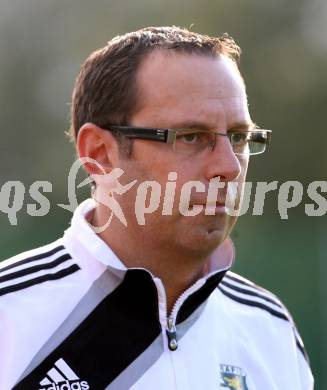 Fussball. Kaerntner Liga. VSV gegen Rapid Lienz A. Trainer Warscher Gerd (Rapid Lienz A). Villach, 24.10.2009.
Foto: Kuess

---
pressefotos, pressefotografie, kuess, qs, qspictures, sport, bild, bilder, bilddatenbank