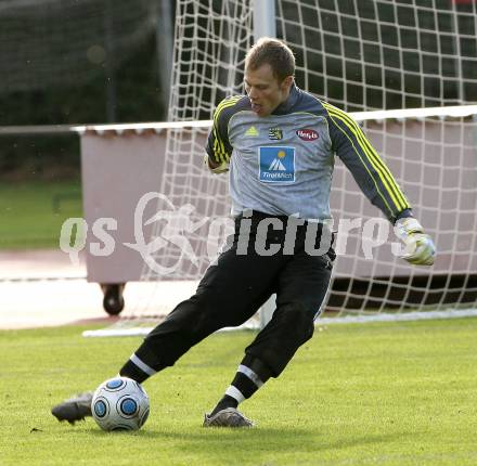 Fussball. Kaerntner Liga. VSV gegen Rapid Lienz A. Glaenzer Markus (Rapid Lienz A). Villach, 24.10.2009.
Foto: Kuess

---
pressefotos, pressefotografie, kuess, qs, qspictures, sport, bild, bilder, bilddatenbank