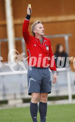 Fussball Kaerntner Liga. FC Welzenegg gegen SVG Bleiburg. Schiedsrichter Siegfried Radl. Welzenegg, am 24.10.2009.
Foto: Kuess
---
pressefotos, pressefotografie, kuess, qs, qspictures, sport, bild, bilder, bilddatenbank