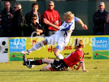 Fussball Kaerntner Liga. SK Treibach gegen SK St. Andrae/Lavanttal. Alexander Lessnigg (Treibach), Bernd Ceplak (St. Andrae). Treibach, am 26.10.2009.
Foto: Kuess
---
pressefotos, pressefotografie, kuess, qs, qspictures, sport, bild, bilder, bilddatenbank