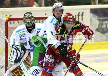 EBEL. Eishockey Bundesliga. KAC gegen HDD TILIA Olimpija Ljubljana.  Dieter Kalt, (KAC), Ales Sila, Bostjan Groznik (Ljubljana). Klagenfurt, am 27.10.2009.
Foto: Kuess 

---
pressefotos, pressefotografie, kuess, qs, qspictures, sport, bild, bilder, bilddatenbank