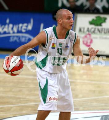 Basketball Bundesliga. Woerthersee Piraten gegen BasketClubs Vienna. Davor Sattler (Piraten). Klagenfurt, am 28.10.2009.
Foto: Kuess

---
pressefotos, pressefotografie, kuess, qs, qspictures, sport, bild, bilder, bilddatenbank