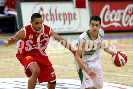 Basketball Bundesliga. Woerthersee Piraten gegen BasketClubs Vienna. Martin Breithuber (Piraten), Payton Kevin (Vienna). Klagenfurt, am 28.10.2009.
Foto: Kuess

---
pressefotos, pressefotografie, kuess, qs, qspictures, sport, bild, bilder, bilddatenbank