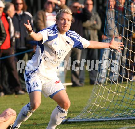 Fussball Kaerntner Liga. SK Treibach gegen SK St. Andrae/Lavanttal. Alexander Lessnigg (Treibach). Treibach, am 26.10.2009.
Foto: Kuess
---
pressefotos, pressefotografie, kuess, qs, qspictures, sport, bild, bilder, bilddatenbank