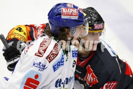 EBEL. Eishockey Bundesliga. EC Pasut VSV gegen Vienna Capitals.  Christian Ban, (VSV), Harald Ofner (Caps). Villach, am 30.10.2009.
Foto: Kuess 


---
pressefotos, pressefotografie, kuess, qs, qspictures, sport, bild, bilder, bilddatenbank