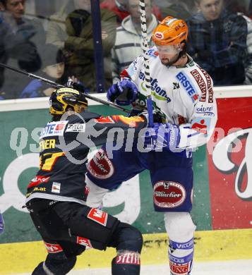 EBEL. Eishockey Bundesliga. EC Pasut VSV gegen Vienna Capitals.  Kiel Mcleod, (VSV), Harald Ofner (Caps). Villach, am 30.10.2009.
Foto: Kuess 


---
pressefotos, pressefotografie, kuess, qs, qspictures, sport, bild, bilder, bilddatenbank