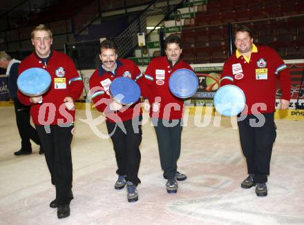 Stocksport. Eisstockschiessen. EV Rottendorf KBW. Von rechts.: Stranig Guenther, Stranig Siegfried, Stranig Franz, Schurian Andreas. Klagenfurt, 31.10.2009.
Foto: Kuess
---
pressefotos, pressefotografie, kuess, qs, qspictures, sport, bild, bilder, bilddatenbank