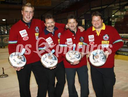 Stocksport. Eisstockschiessen. EV Rottendorf KBW. Von rechts.: Stranig Guenther, Stranig Siegfried, Stranig Franz, Schurian Andreas. Klagenfurt, 31.10.2009.
Foto: Kuess
---
pressefotos, pressefotografie, kuess, qs, qspictures, sport, bild, bilder, bilddatenbank