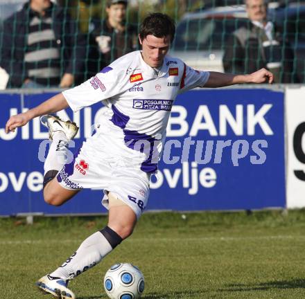 Fussball Regionalliga. SAK Klagenfurt gegen SK Sturm Graz Amateure. Darjan Aleksic (SAK). Klagenfurt, am 31.10.2009.
Foto: Kuess
---
pressefotos, pressefotografie, kuess, qs, qspictures, sport, bild, bilder, bilddatenbank