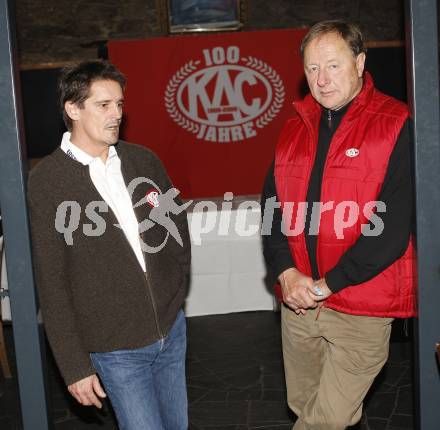 Eishockey. Buchpraesentation. Rot wie Blut, weiss wie Schnee. Oliver Pilloni, Willibald Schasche. Klagenfurt, am 5.11.2009.
Foto: Kuess
---
pressefotos, pressefotografie, kuess, qs, qspictures, sport, bild, bilder, bilddatenbank