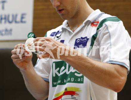 Badminton Bundesliga. ASKOE Kelag Kaernten gegen WBH Wien. Feature mit Michael Trojan (Kaernten). Klagenfurt, am 26.10.2009.
Foto: Kuess
---
pressefotos, pressefotografie, kuess, qs, qspictures, sport, bild, bilder, bilddatenbank