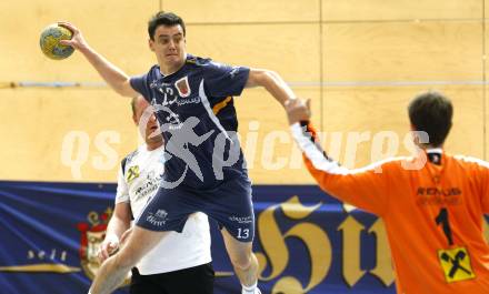 Handball Bundesliga. SC Ferlach gegen HSG Baernbach/Koeflach. Bostjan Stusaj (Ferlach), Prettenthaler (Baernbach). Ferlach, 7.11.2009.
Foto: Kuess

---
pressefotos, pressefotografie, kuess, qs, qspictures, sport, bild, bilder, bilddatenbank