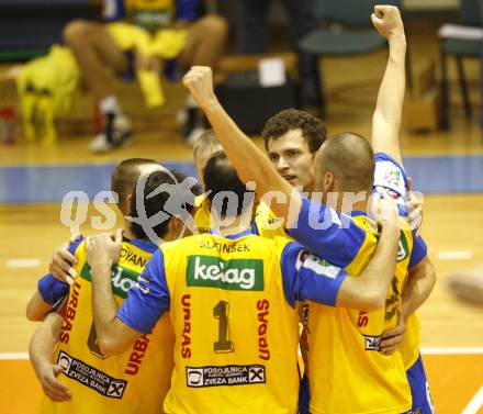 Volleyball. MEVZA. SK Aich/Dob gegen Hotvolleys Wien. Jubel (Aich). Prevalje, 7.11.2009.
Foto:Kuess

---
pressefotos, pressefotografie, kuess, qs, qspictures, sport, bild, bilder, bilddatenbank