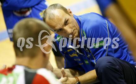 Volleyball. MEVZA. SK Aich/Dob gegen Hotvolleys Wien. Trainer Miroslav Palgut (Aich). Prevalje, 7.11.2009.
Foto:Kuess

---
pressefotos, pressefotografie, kuess, qs, qspictures, sport, bild, bilder, bilddatenbank