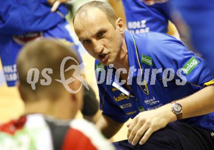 Volleyball. MEVZA. SK Aich/Dob gegen Hotvolleys Wien. Trainer Miroslav Palgut (Aich). Prevalje, 7.11.2009.
Foto:Kuess

---
pressefotos, pressefotografie, kuess, qs, qspictures, sport, bild, bilder, bilddatenbank