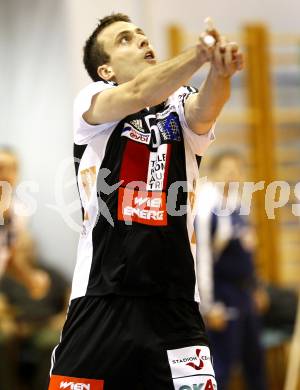 Volleyball. MEVZA. SK Aich/Dob gegen Hotvolleys Wien. Tomas Kmet (Hotvolleys). Prevalje, 7.11.2009.
Foto:Kuess

---
pressefotos, pressefotografie, kuess, qs, qspictures, sport, bild, bilder, bilddatenbank