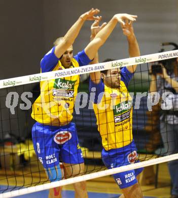 Volleyball. MEVZA. SK Aich/Dob gegen Hotvolleys Wien. Ivo KENDEROV, David SLATINSEK (Aich). Prevalje, 7.11.2009.
Foto:Kuess

---
pressefotos, pressefotografie, kuess, qs, qspictures, sport, bild, bilder, bilddatenbank