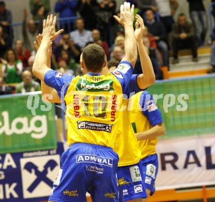 Volleyball. MEVZA. SK Aich/Dob gegen Hotvolleys Wien. Jubel (Aich). Prevalje, 7.11.2009.
Foto:Kuess

---
pressefotos, pressefotografie, kuess, qs, qspictures, sport, bild, bilder, bilddatenbank