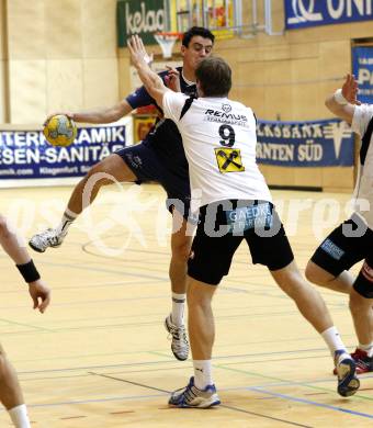 Handball Bundesliga. SC Ferlach gegen HSG Baernbach/Koeflach. Marin Sebalj (Ferlach), Thomas Vodica (Baernbach). Ferlach, 7.11.2009.
Foto: Kuess
---
pressefotos, pressefotografie, kuess, qs, qspictures, sport, bild, bilder, bilddatenbank