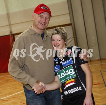 Badminton Bundesliga. ASKOE Kelag Kaernten gegen WBH Wien. Stadtrat Manfred Mertel, Maja Kersnik (Kaernten). Klagenfurt, am 26.10.2009.
Foto: Kuess
---
pressefotos, pressefotografie, kuess, qs, qspictures, sport, bild, bilder, bilddatenbank