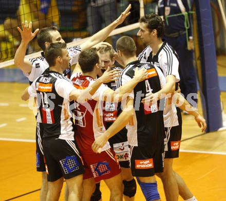 Volleyball. MEVZA. SK Aich/Dob gegen Hotvolleys Wien. Jubel (Hotvolleys). Prevalje, 7.11.2009.
Foto:Kuess

---
pressefotos, pressefotografie, kuess, qs, qspictures, sport, bild, bilder, bilddatenbank