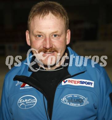 Stocksport, Eisschiessen. Gerhard Ochsenhofer (ESV Tecoplast Preding). Klagenfurt, am 7.11.2009.
Foto: Kuess
---
pressefotos, pressefotografie, kuess, qs, qspictures, sport, bild, bilder, bilddatenbank