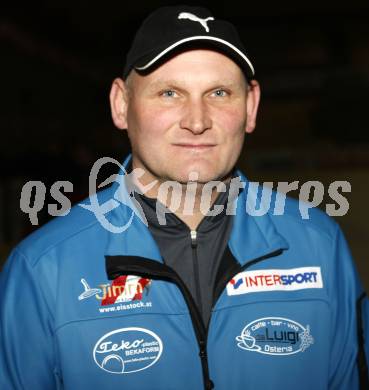 Stocksport, Eisschiessen. Manfred Stadelhofer (ESV Tecoplast Preding). Klagenfurt, am 7.11.2009.
Foto: Kuess
---
pressefotos, pressefotografie, kuess, qs, qspictures, sport, bild, bilder, bilddatenbank