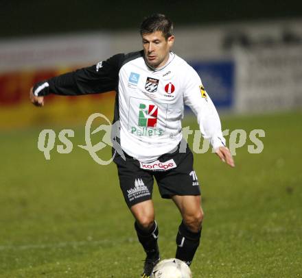 Fussball. Regionalliga. WAC/St. Andrae gegen Union St. Florian. Markus Kreuz (WAC). Wolfsberg, 7.11.2009.
Foto: Kuess
---
pressefotos, pressefotografie, kuess, qs, qspictures, sport, bild, bilder, bilddatenbank