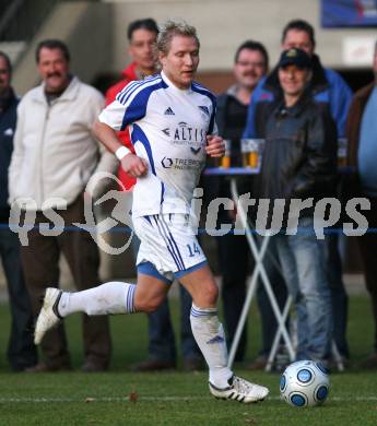 Fussball Kaerntner Liga. SK Treibach gegen SK St. Andrae/Lavanttal. Alexander Lessnig (Treibach). Treibach, am 26.10.2009.
Foto: Kuess
---
pressefotos, pressefotografie, kuess, qs, qspictures, sport, bild, bilder, bilddatenbank