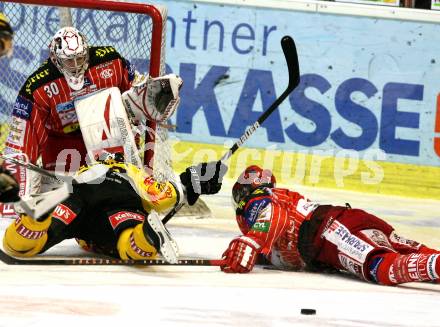 EBEL. Eishockey Bundesliga. KAC gegen EV Vienna Capitals. Rene Swette, Herbert Ratz, (KAC),  Darcy Werenka (Vienna). Klagenfurt, am 13.11.2009.
Foto: Kuess 

---
pressefotos, pressefotografie, kuess, qs, qspictures, sport, bild, bilder, bilddatenbank