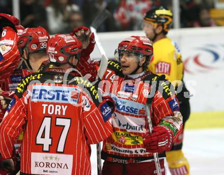 EBEL. Eishockey Bundesliga. KAC gegen Vienna Capitals. Torjubel Jeffrey Tory, Dieter Kalt (KAC). Klagenfurt, am 13.11.2009.
Foto: Kuess
---
pressefotos, pressefotografie, kuess, qs, qspictures, sport, bild, bilder, bilddatenbank