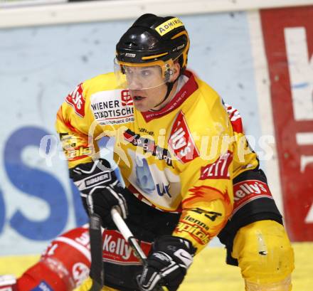 EBEL. Eishockey Bundesliga. KAC gegen EV Vienna Capitals.  Benoit Gratton (Vienna). Klagenfurt, am 13.11.2009.
Foto: Kuess 

---
pressefotos, pressefotografie, kuess, qs, qspictures, sport, bild, bilder, bilddatenbank