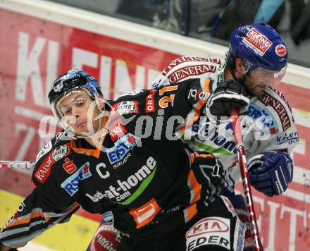 EBEL. Eishockey Bundesliga. EC Pasut VSV gegen EHC LIWEST Linz.  PETRIK Nicolas (VSV), LUKAS Philipp (Linz). Villach, am 15.11.2009.
Foto: Kuess 


---
pressefotos, pressefotografie, kuess, qs, qspictures, sport, bild, bilder, bilddatenbank