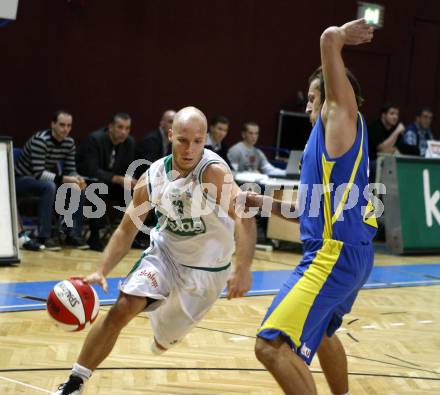 Basketball Bundesliga. Woerthersee Piraten gegen UBSC Graz.
Davor Sattler (Piraten), LANEGGER Alex (Graz). Klagenfurt, 15.11.2009
Foto: Kuess

---
pressefotos, pressefotografie, kuess, qs, qspictures, sport, bild, bilder, bilddatenbank