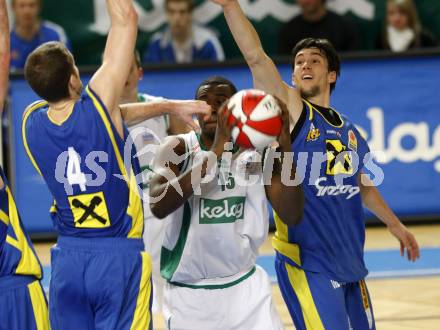 Basketball Bundesliga. Woerthersee Piraten gegen UBSC Graz.
Phil McCandies (Piraten), KOLLIK Christian, KNOR Christoph (Graz). Klagenfurt, 15.11.2009
Foto: Kuess

---
pressefotos, pressefotografie, kuess, qs, qspictures, sport, bild, bilder, bilddatenbank