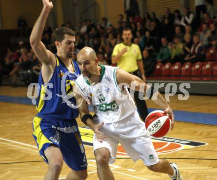 Basketball Bundesliga. Woerthersee Piraten gegen UBSC Graz.
Joachim Buggelsheim (Piraten), KOLLIK Christian (Graz). Klagenfurt, 15.11.2009
Foto: Kuess

---
pressefotos, pressefotografie, kuess, qs, qspictures, sport, bild, bilder, bilddatenbank