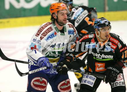 EBEL. Eishockey Bundesliga. EC Pasut VSV gegen EHC LIWEST Linz.  MCLEOD Kiel (VSV), BRONILLA Rich (Linz). Villach, am 15.11.2009.
Foto: Kuess 


---
pressefotos, pressefotografie, kuess, qs, qspictures, sport, bild, bilder, bilddatenbank