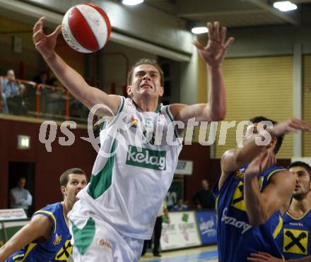 Basketball Bundesliga. Woerthersee Piraten gegen UBSC Graz.
Rasid Mahalbasic (Piraten), LANEGGER Reinhard (Graz). Klagenfurt, 15.11.2009
Foto: Kuess

---
pressefotos, pressefotografie, kuess, qs, qspictures, sport, bild, bilder, bilddatenbank