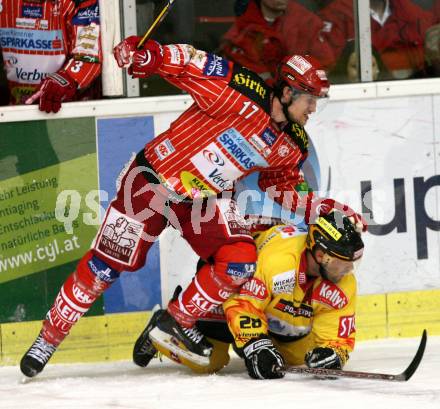 EBEL. Eishockey Bundesliga. KAC gegen EV Vienna Capitals. Gregor Hager (KAC), Dan Bjornlie (Vienna). Klagenfurt, am 13.11.2009.
Foto: Nadja Kuess 

---
pressefotos, pressefotografie, kuess, qs, qspictures, sport, bild, bilder, bilddatenbank
