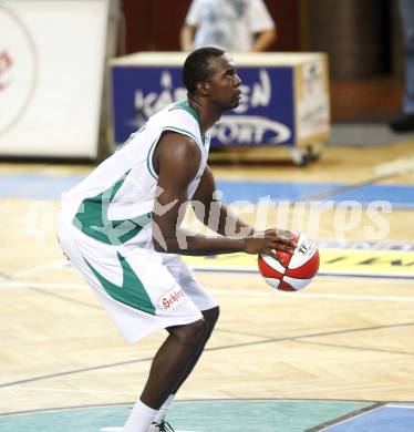 Basketball Bundesliga. Woerthersee Piraten gegen UBSC Graz.
Phil McCandies (Piraten). Klagenfurt, 15.11.2009
Foto: Kuess

---
pressefotos, pressefotografie, kuess, qs, qspictures, sport, bild, bilder, bilddatenbank