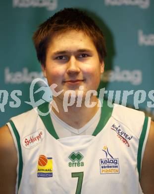 Basketball. Woerthersee Piraten. Bernhard Weber. Klagenfurt, 15.11.2009.
Foto: Kuess
---
pressefotos, pressefotografie, kuess, qs, qspictures, sport, bild, bilder, bilddatenbank