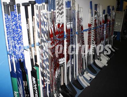 EBEL. Eishockey Bundesliga. Feature. Eishockeyschlaeger. Villach, am 30.9.2009.
Foto: Kuess 


---
pressefotos, pressefotografie, kuess, qs, qspictures, sport, bild, bilder, bilddatenbank