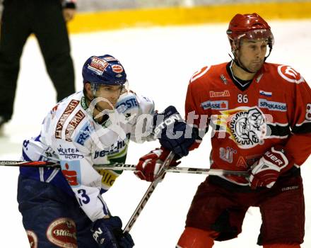 EBEL. Eishockey Bundesliga. HK Acroni Jesenice gegen EC Pasut VSV. PETRIK Benjamin (VSV), KOVACEVIC Sabahudin (Jesenice). Jesenice, am 19.11.2009.
Foto: Kuess 


---
pressefotos, pressefotografie, kuess, qs, qspictures, sport, bild, bilder, bilddatenbank