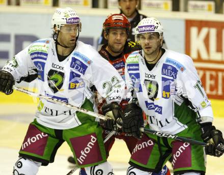 EBEL. Eishockey Bundesliga. KAC gegen HDD TILIA Olimpija Ljubljana.  TORY Jeffrey (KAC),  KUZNIK Greg, GOLICIC Jurij (Ljubljana). Klagenfurt, am 20.11.2009.
Foto: Kuess 

---
pressefotos, pressefotografie, kuess, qs, qspictures, sport, bild, bilder, bilddatenbank