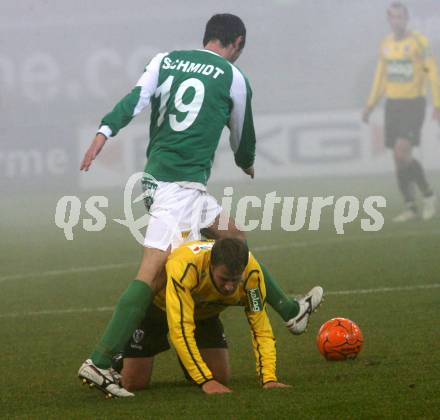 Fussball. Tipp3-Bundesliga. SK Austria Kelag Kaernten gegen SV Mattersburg. Thomas Riedl, (Austria Kaernten), Markus Schmidt (Mattersburg). Klagenfurt, 21.11.2009. 
Foto: Kuess

---
pressefotos, pressefotografie, kuess, qs, qspictures, sport, bild, bilder, bilddatenbank