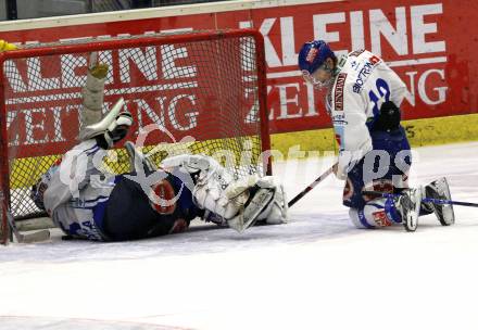 EBEL. Eishockey Bundesliga. EC Pasut VSV gegen KHL Medvescak Zagreb. Gert Prohaska, Michael Raffl (VSV). Villach, am 22.11.2009.
Foto: Kuess 


---
pressefotos, pressefotografie, kuess, qs, qspictures, sport, bild, bilder, bilddatenbank