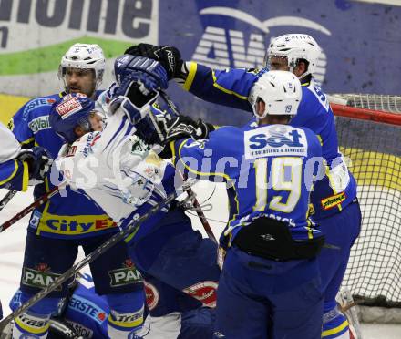EBEL. Eishockey Bundesliga. EC Pasut VSV gegen KHL Medvescak Zagreb. Andreas Kristler,  (VSV), Richard Seeley (Zagreb). Villach, am 22.11.2009.
Foto: Kuess 


---
pressefotos, pressefotografie, kuess, qs, qspictures, sport, bild, bilder, bilddatenbank