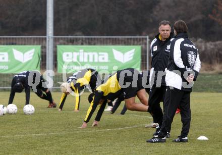 Fussball. Tipp3-Bundesliga. SK Austria Kelag Kaernten  Training. Trainer Joze Prelogar. Moosburg, 26.11.2009. 
Foto: Kuess

---
pressefotos, pressefotografie, kuess, qs, qspictures, sport, bild, bilder, bilddatenbank