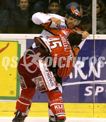 EBEL. Eishockey Bundesliga. KAC Graz 99ers.   Rauferei David Schuller, (KAC),  Rodney Jarrett (Graz). Klagenfurt, am 26.11.2009.
Foto: Kuess 

---
pressefotos, pressefotografie, kuess, qs, qspictures, sport, bild, bilder, bilddatenbank